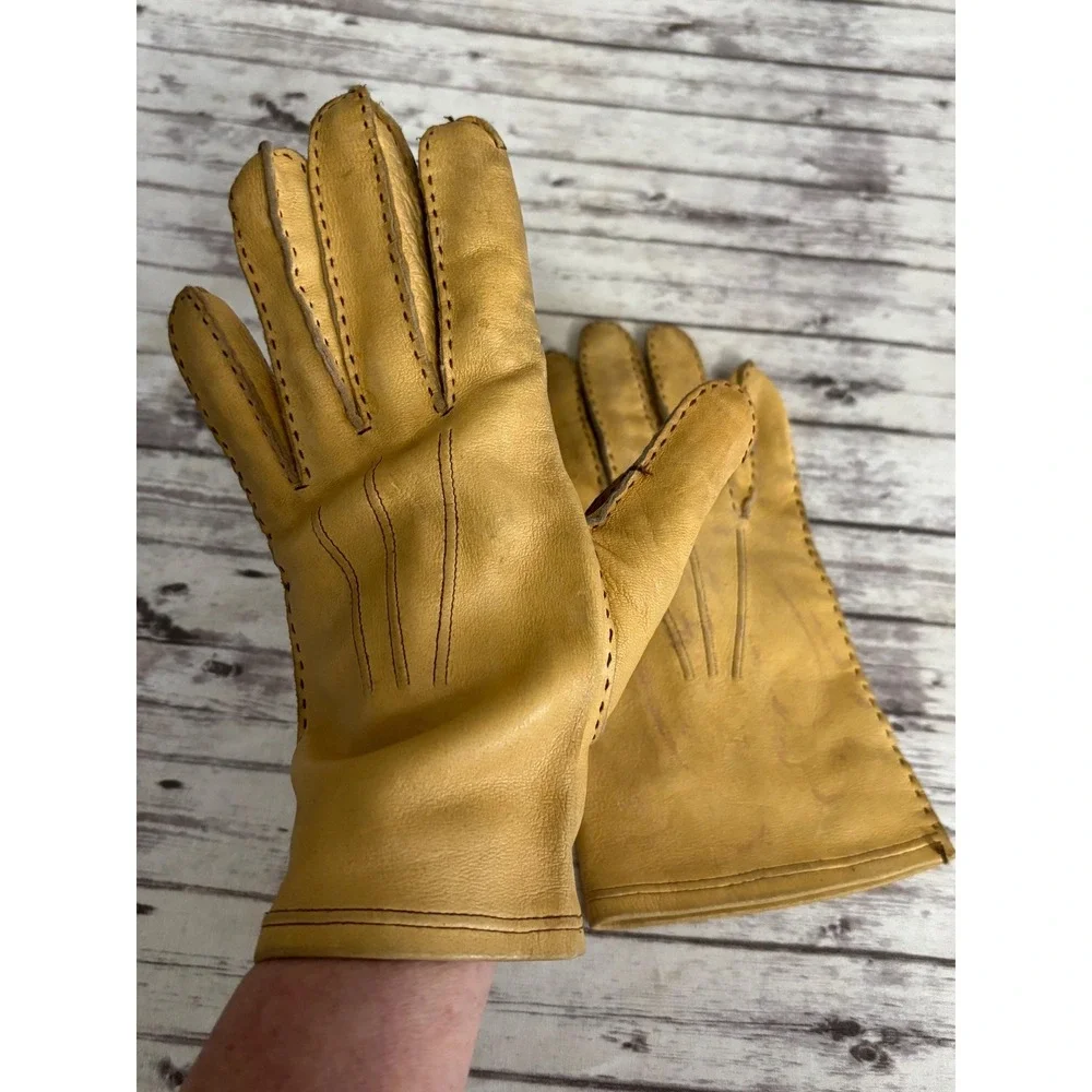 Vintage Women's Yellow Large Buckskin Leather Gloves Driving 50s 60s Aged